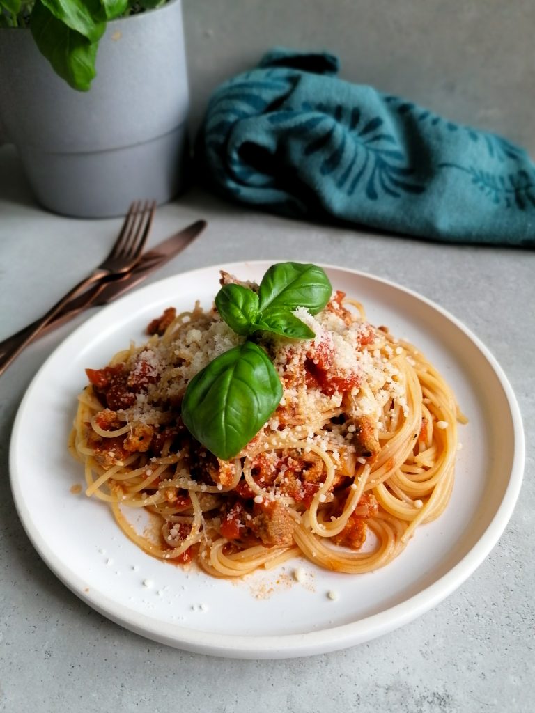 Spaghetti_z_tofu_Aleksandra_Włoczysiak_Dietetyk